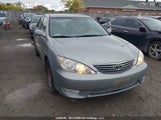 Toyota Camry Le/Xle/Se 4T1BF30K25U619849 photo