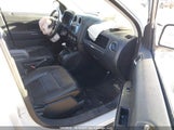 Jeep Compass Limited 1C4NJDCB2DD113986 fotografie