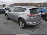 Toyota Rav4 JTMRJREV2JD165765 снимка