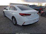 Hyundai Sonata Gl 5NPE24AF3JH690437 снимка