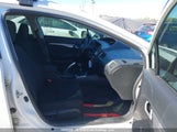 Honda Civic 2HGFB2E53DH042198 снимка