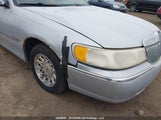 Lincoln Town Car Signature 1LNHM82W2XY690509 fotografie