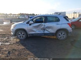 Chevrolet Trax Ls 3GNCJKSB5KL390773 снимка