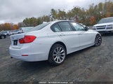 BMW 320I xDrive WBA3C3C52DF982952 fotografie