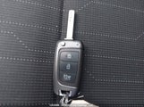 Hyundai Venue Essential Auto Ivt With Two-Tone Body Colour KMHRB8A34MU120287 снимка