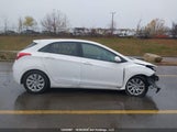 Hyundai Elantra Gt KMHD25LE4DU042231 снимка