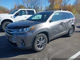Toyota Highlander Xle 5TDJZRFH8JS542411 снимка