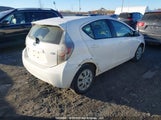 Toyota Prius C JTDKDTB31C1506909 снимка