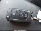 Hyundai Elantra Essential KMHLM4DG6RU761620 снимка