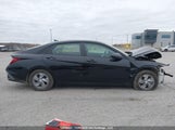 Hyundai Elantra Essential KMHLM4DG6RU761620 снимка