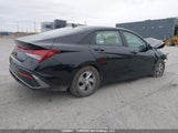 Hyundai Elantra Essential KMHLM4DG6RU761620 снимка