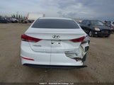 Hyundai Elantra Le 5NPD74LF2JH296843 снимка