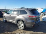 Toyota Highlander Le 5TDBKRFH9FS168164 снимка
