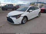 Toyota Corolla Le/Xle 5YFBPMBE4NP310590 снимка