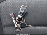 Hyundai Elantra Le 5NPD74LFXHH129656 снимка