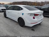 Hyundai Elantra Le 5NPD74LFXHH129656 снимка