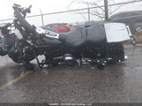 Harley-Davidson Flhtcuse5 Blk 5HD1PR8B0AB958370 fotografie