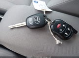 Toyota Corolla Le 2T1BURHE9EC027292 снимка