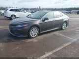 Toyota Camry Le 4T1B31HK2JU003192 photo
