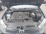 Volkswagen Golf 2.5L Comfortline/2.5L Highline/2.5L Trendline/Wolfsburg Edition WVWCA7AJ2DW135008 снимка