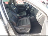 Volkswagen Tiguan Comfortline WVGMV7AX0HK040663 photo