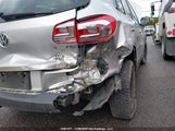 Volkswagen Tiguan Comfortline WVGMV7AX0HK040663 fotografie