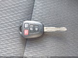 Toyota Corolla Le 2T1BURHE5HC956822 снимка