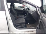 Volkswagen Golf Sportwagen S 3VW017AU6HM542524 fotografie