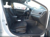 Hyundai Elantra Le 5NPD74LF6HH205020 снимка