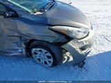 Hyundai Elantra Se/Sport/Limited 5NPDH4AE4FH574365 fotografie