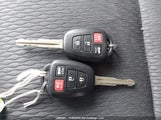 Toyota Corolla Le 2T1BURHE8JC093259 снимка