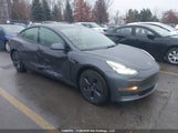 TESLA MODEL 3 5YJ3E1EA5NF****** fotografie