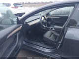 TESLA MODEL 3 5YJ3E1EA5NF****** fotografie