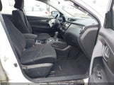 Nissan Qashqai JN1BJ1CR7KW329500 fotografie