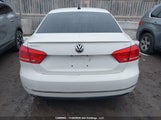Volkswagen Passat 1VWBV7A33FC025040 снимка