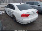 Volkswagen Passat 1VWBV7A33FC025040 снимка