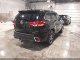 Toyota Highlander Se/Xle 5TDJZRFHXJS538201 снимка