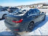 BMW 330Xi WBA5R7C52KFH26079 снимка
