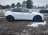 Tesla Model Y Long Range 7SAYGAEE8NF383948 fotografie