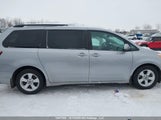 Toyota Sienna Le 8-Passenger 5TDKZ3DC5JS941785 снимка