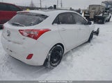 Hyundai Elantra Gt Se KMHD35LH8EU176314 photo