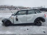 Mini 5 Door Cooper WMWXU1C52H2E18267 fotografie