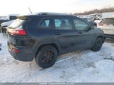 Jeep Cherokee Sport 1C4PJMAS7EW322402 снимка