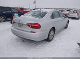 Volkswagen Passat S 1VWAT7A34HC044801 снимка