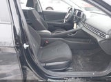 Hyundai Elantra Essential KMHLM4DG3SU886211 снимка