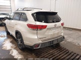 Toyota Highlander Xle 5TDJZRFH7JS524417 снимка