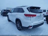 Toyota Highlander Xle 5TDJZRFH2JS526186 снимка