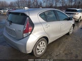 Toyota Prius C Technology JTDKDTB32F1106877 снимка