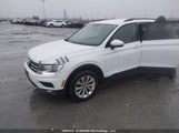 Volkswagen Tiguan S 3VV1B7AX4JM059278 снимка