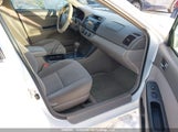 Toyota Camry Le 4T1BE32K75U584080 снимка